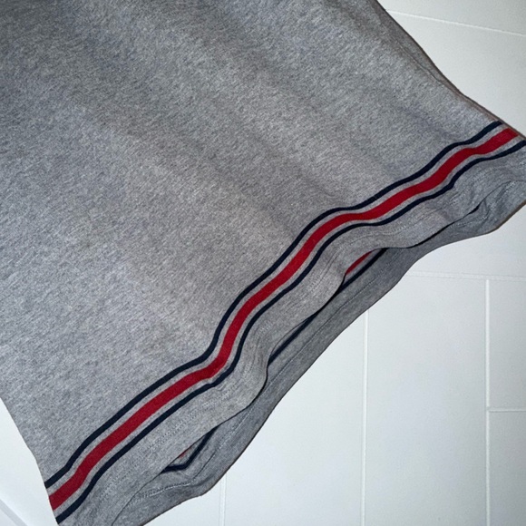 Gucci grey Logo Stripe V-Neck Tee T Shirt Men’s XL red & navy stripes - Picture 8 of 11